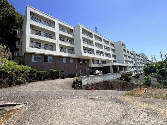 中古マンション  スプリングハイツ伊東の外観