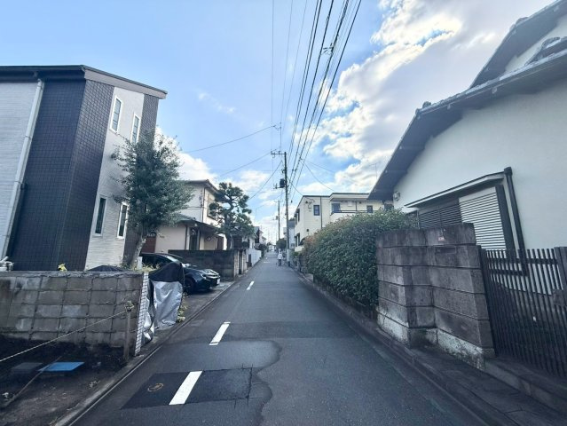 杉並区宮前3丁目　建築条件無し売地　全2区画の前面道路含む現地写真|2026.09.17撮影

現地ご見学希望・資料請求などお気軽にお問い合わせ下さい！
03-5990-5201