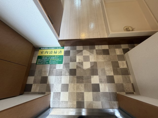 サンピリア小阪の玄関