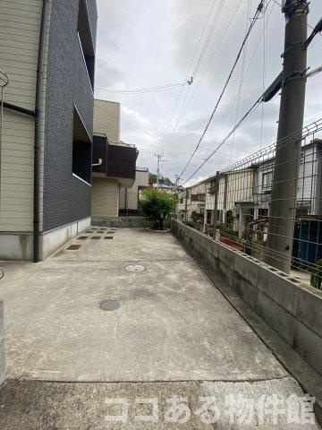 アリッサムの駐車場