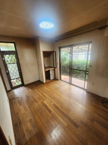 大きな家庭菜園・庭付（一部リフォーム）黒磯戸建の居間・リビング|北東側リビング
