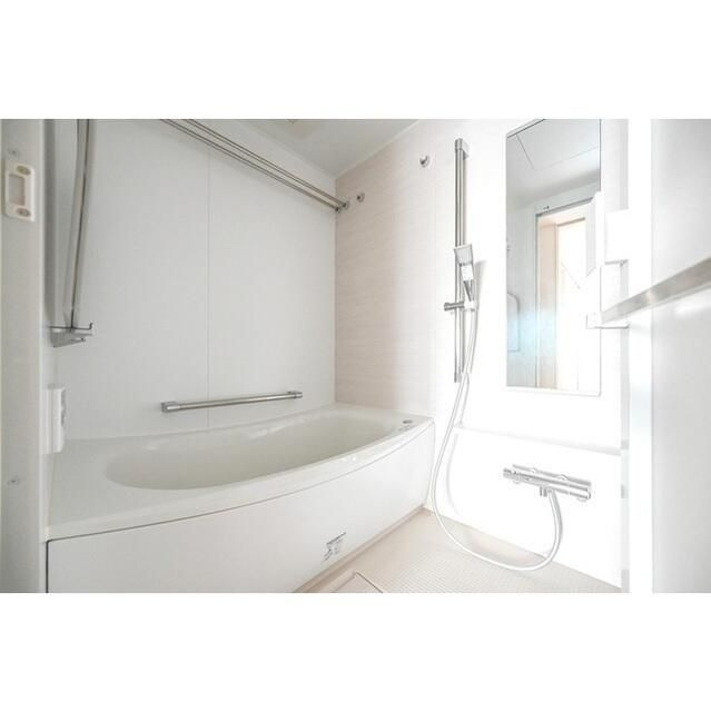 ＳＨＩＢＵＹＡ　ＣＡＳＴ．　ＡＰＡＲＴＭＥＮＴの浴室