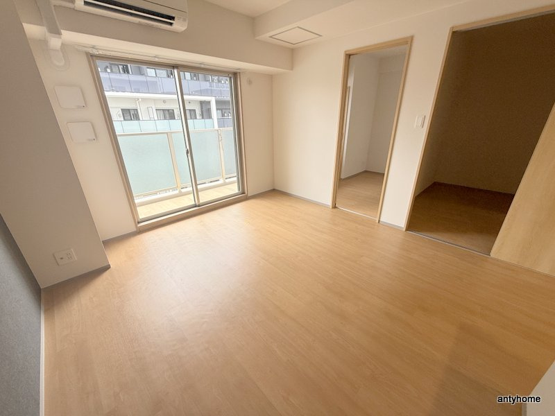 ArtizA瓦屋町Ⅱ　仲介手数料無料の居間・リビング