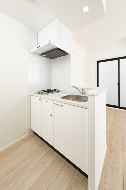 新品家具付きマンション築港本町8B(KaGood福岡)のキッチン
