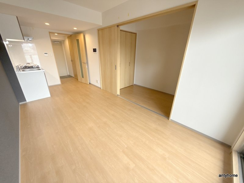 ArtizA瓦屋町Ⅱ　仲介手数料無料の居間・リビング