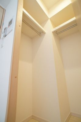横浜市神奈川区三ツ沢中町の賃貸マンションの収納