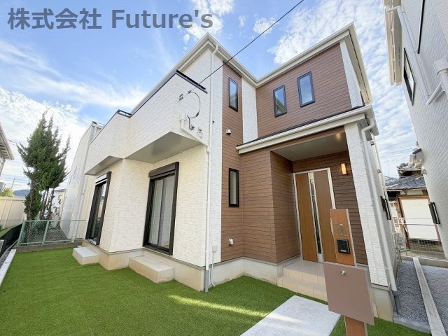 八潮市鶴ケ曽根　新築戸建　全3棟　B号棟
