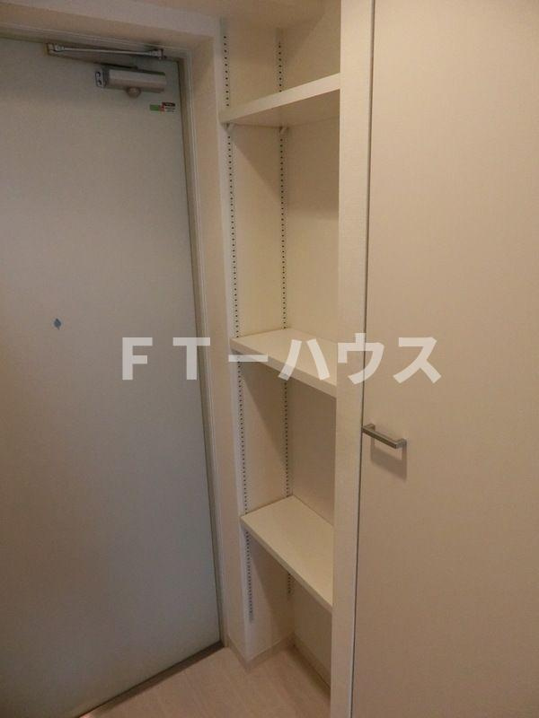 エレンシアKの玄関