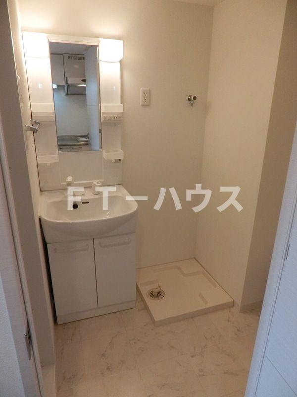 エレンシアKの洗面所