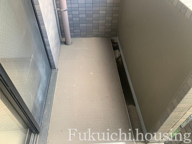 ルーブル明大前のバルコニー