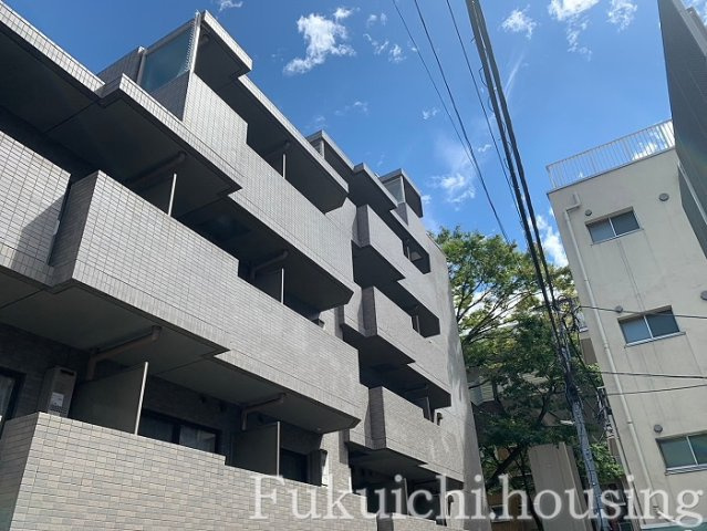 ルーブル明大前の外観