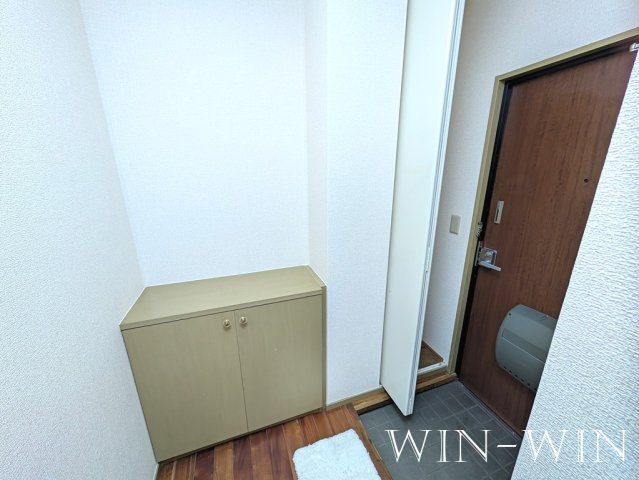 ユトリロ大岩 2の玄関
