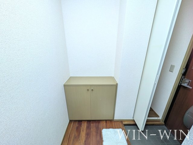 ユトリロ大岩 2の玄関