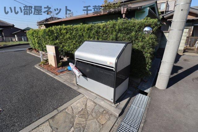 グランシャリオⅢのその他共用部分|ゴミストッカー
