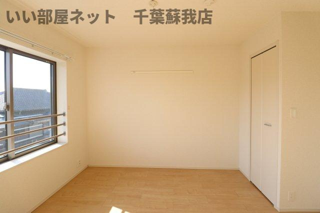 グランシャリオⅢの洋室|ゆったりした洋室です