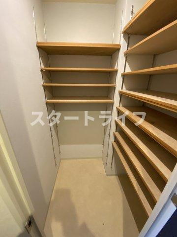 大阪市淀川区田川２丁目の賃貸マンションの玄関