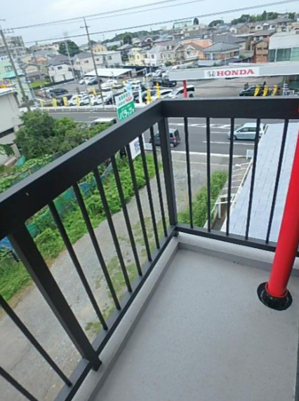 松戸市小金きよしケ丘４丁目の賃貸マンションのバルコニー