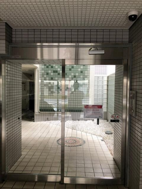 ヒルズ駒場東大前のエントランス