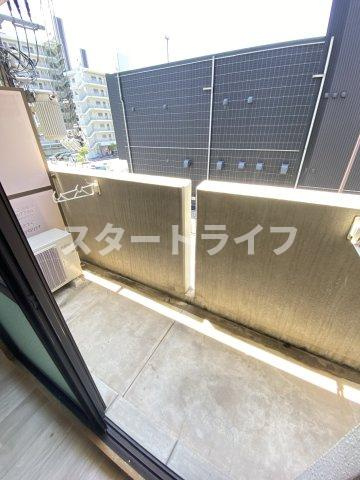 大阪市淀川区新高３丁目の賃貸マンションのバルコニー