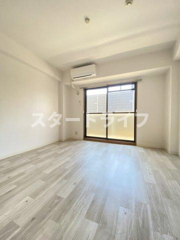 大阪市淀川区新高３丁目の賃貸マンションの居間・リビング