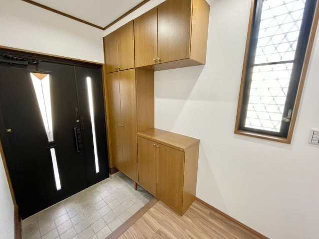 東山中古戸建て(75番地)の玄関