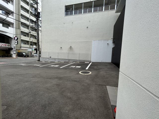 【駐車場】ＴＲＥＥ　ＴＥＲＲＡＣＥ　平和公園 