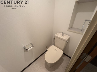 シンプルで掃除のしやすいトイレです！