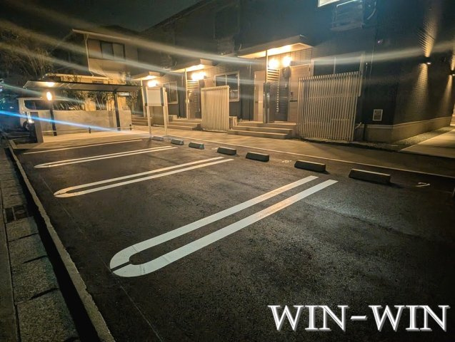 コンフォルト プラスの駐車場