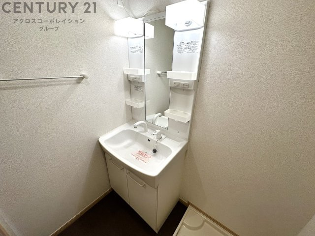 洗髪洗面化粧台付きです♪