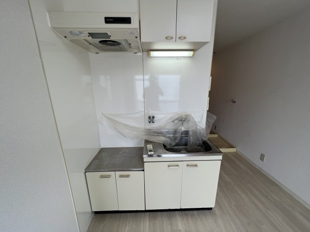 壁付けキッチンでスペースを有効活用できます！