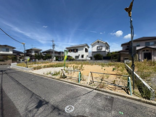 上松町　新築分譲住宅　全３区画の前面道路含む現地写真|南西面にバルコニーがあるので、日当たり良好で、洗濯物が良く乾きますね！
