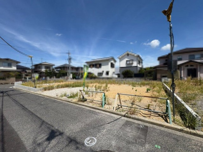 【前面道路含む現地写真】 | 上松町　新築分譲住宅　全３区画 | 南西面にバルコニーがあるので、日当たり良好で、洗濯物が良く乾きますね！