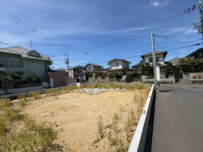 【外観】 | 上松町　新築分譲住宅　全３区画 | 【使いやすいシステムキッチン標準装備】対面式を採用したキッチンですので、リビングで寛ぐご家族をいつも感じられます！会話を楽しみながら家事ができますね♪