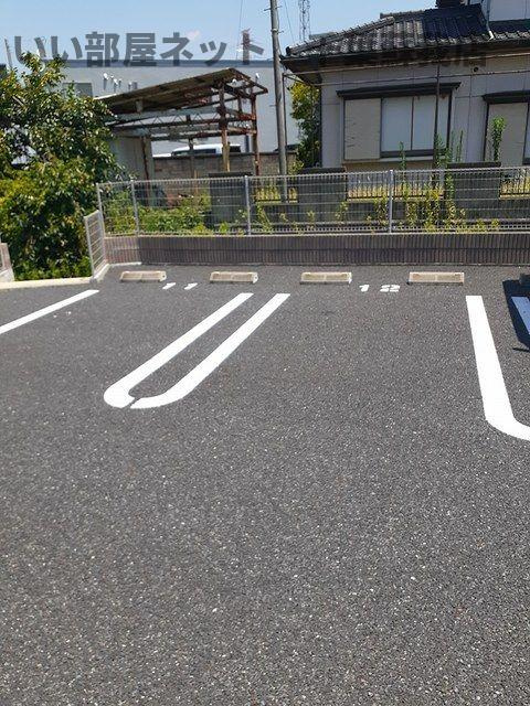 ティーア・ブルグⅡの駐車場|駐車場に車を止められます