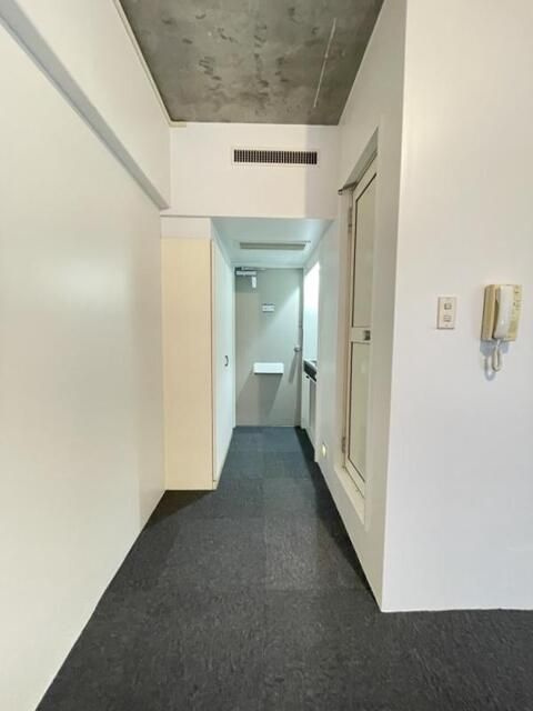 ウィン青山の玄関