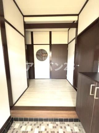 青梅市長淵７丁目貸家の玄関