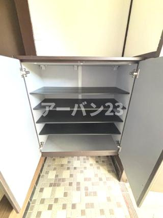 青梅市長淵７丁目貸家の収納