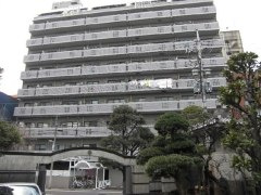 入谷サンハイツの外観