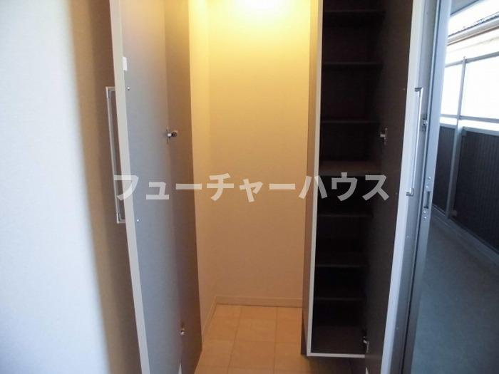 ダイマーレの玄関