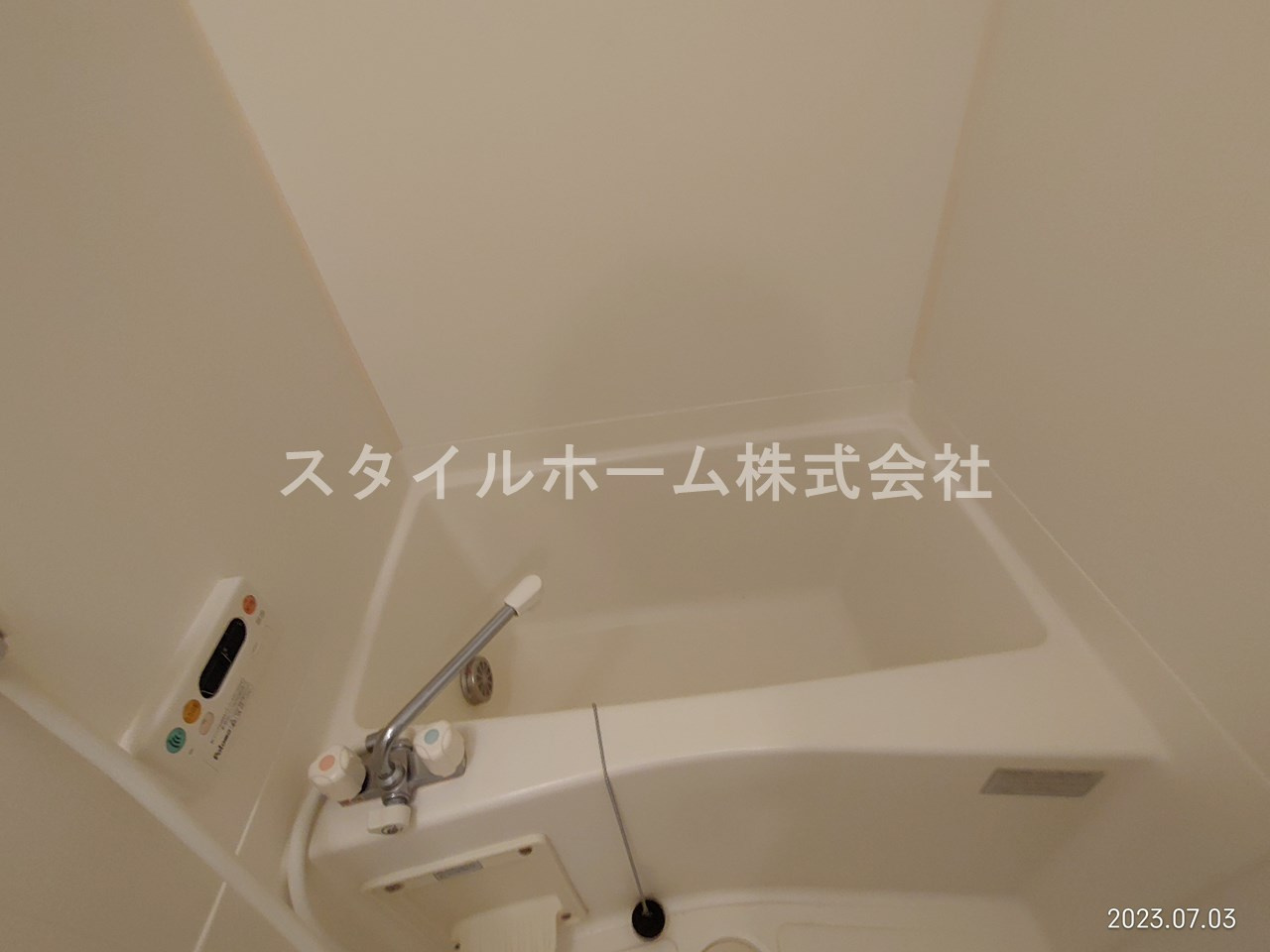 レインボーの浴室