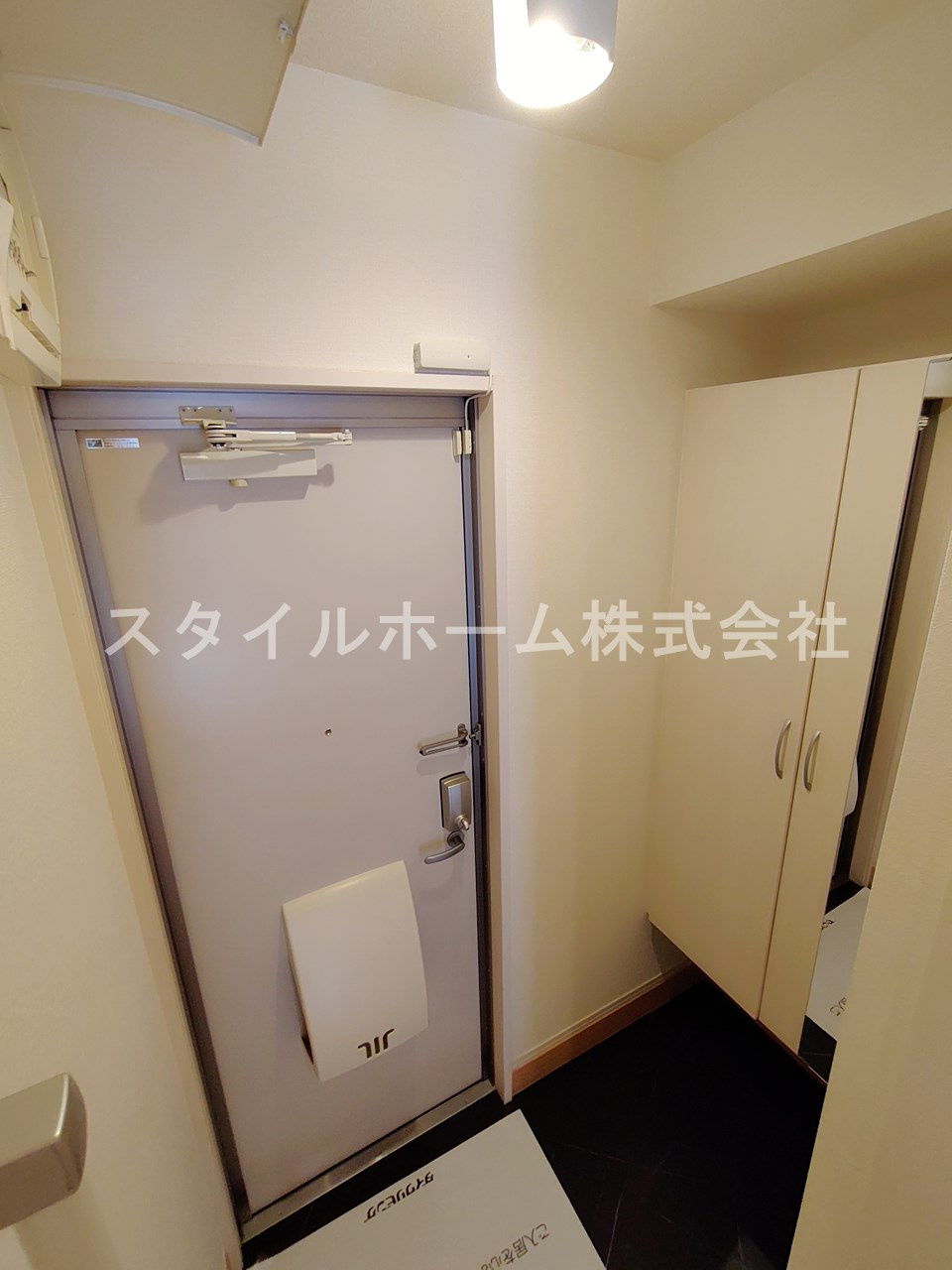 ヴィラ　フルールの玄関