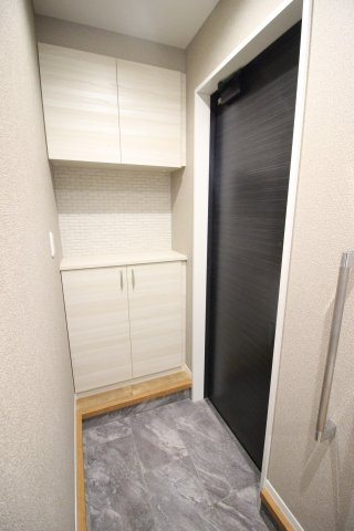 アイビスの玄関|※別号室の同仕様の参考写真です。