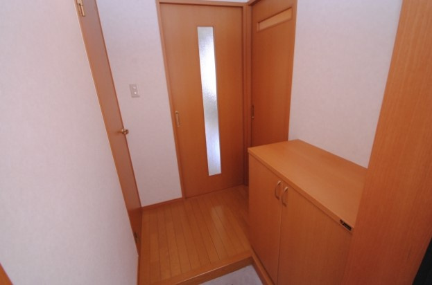 エストパレの玄関|玄関収納があるので、片付いた玄関をキープできます