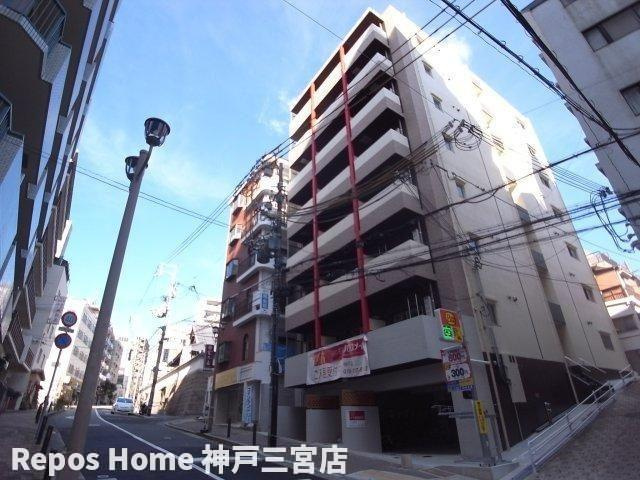 シャルマンパレ神戸花隈の外観