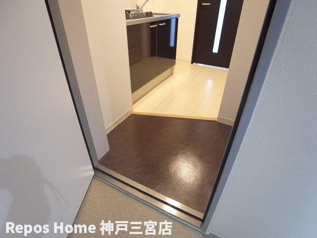 シャルマンパレ神戸花隈の玄関