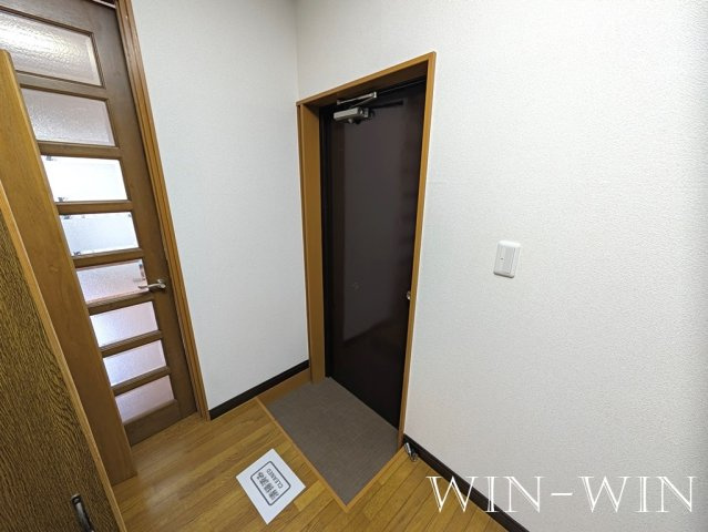 伊沢ビルの玄関
