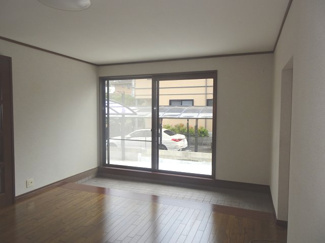 【居間・リビング】 | 川西市水明台１丁目4の24　中古一戸建