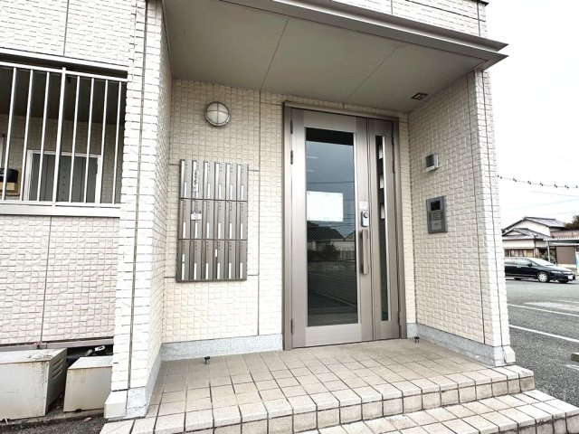 Blanc Village Aのエントランス