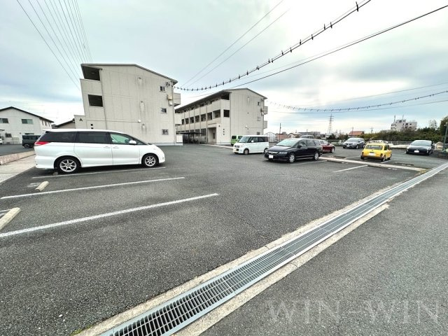 Blanc Village Aの駐車場