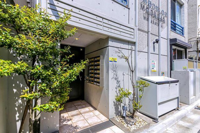 ＭＯＤＵＬＯＲ若林のエントランス
